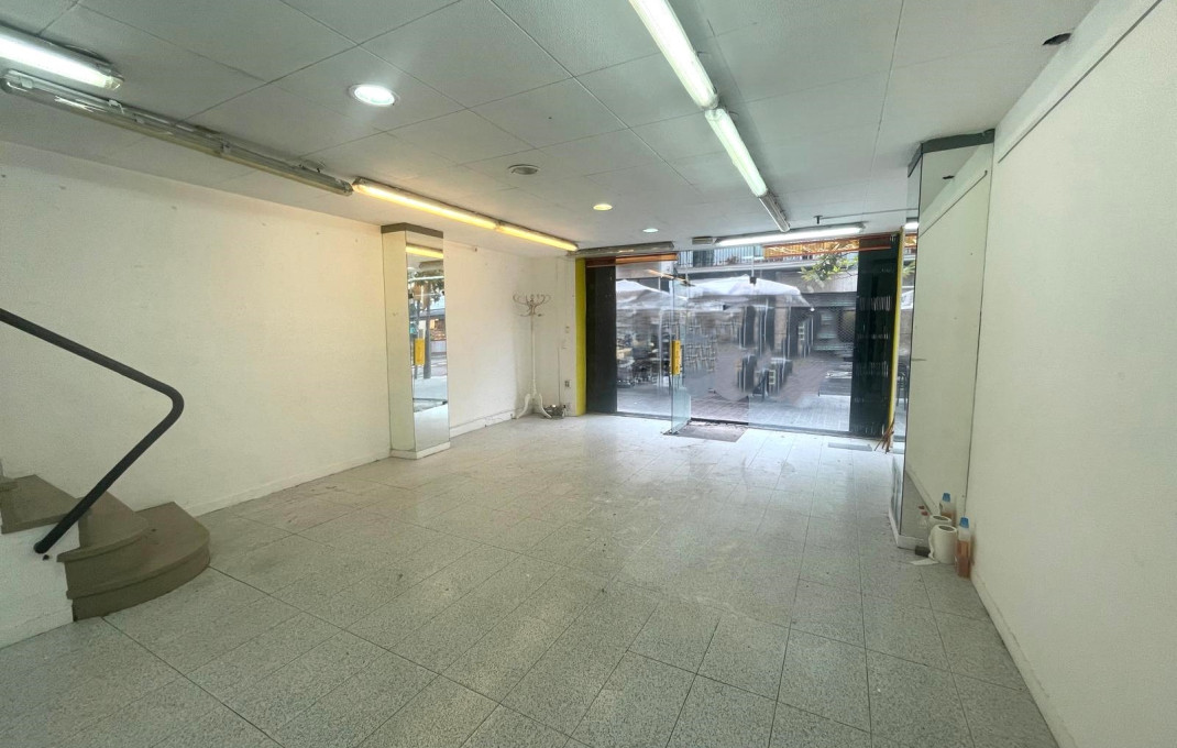 Alquiler - Local comercial -
Barcelona - Gràcia