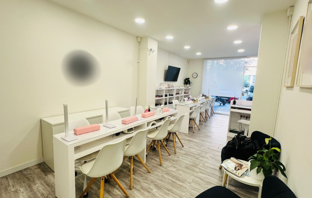 Transfert - Peluquerias y Estetica -
Barcelona - Sagrada familia