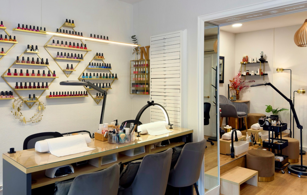 Traspaso - Peluquerias y Estetica -
Barcelona - Sarriá - Francesc Macia