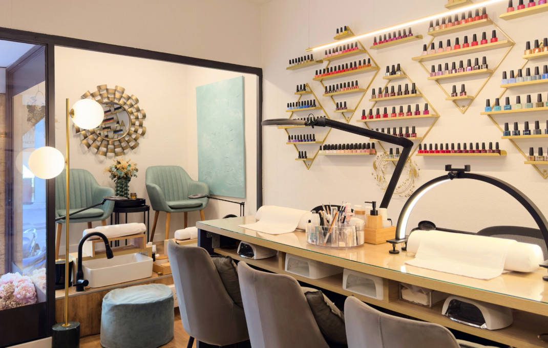 Traspaso - Peluquerias y Estetica -
Barcelona - Sarriá - Francesc Macia