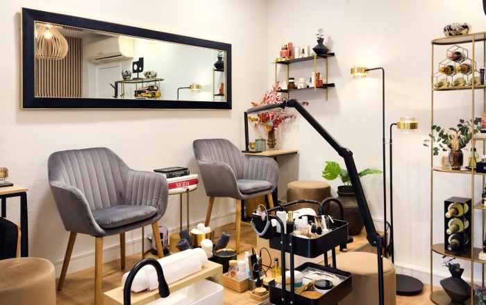 Traspaso - Peluquerias y Estetica -
Barcelona - Sarriá - Francesc Macia