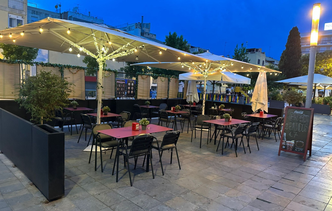 Traspaso - Bar-Cafeteria -
Lloret de Mar