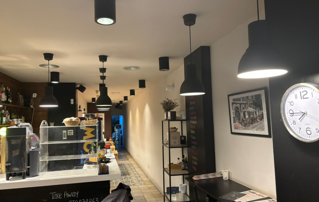 Transfert - Bar- C1 -
Barcelona - Poblenou