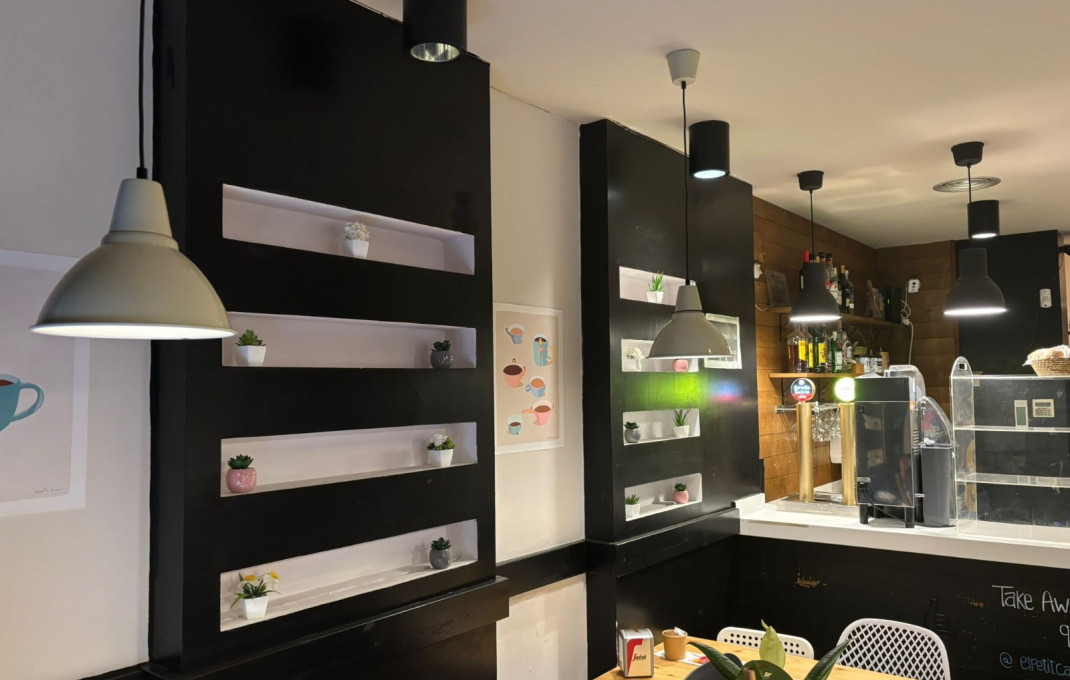 Transfert - Bar- C1 -
Barcelona - Poblenou