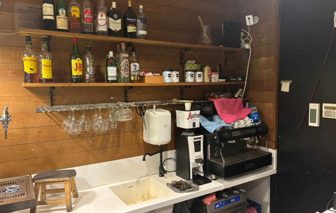 Transfert - Bar- C1 -
Barcelona - Poblenou
