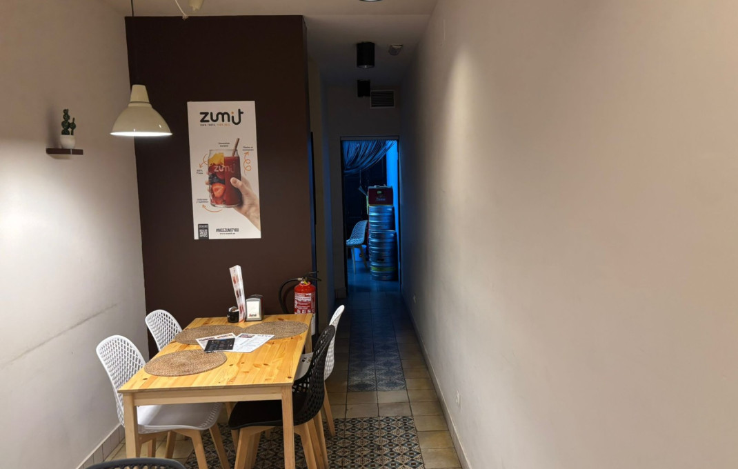 Transfert - Bar- C1 -
Barcelona - Poblenou