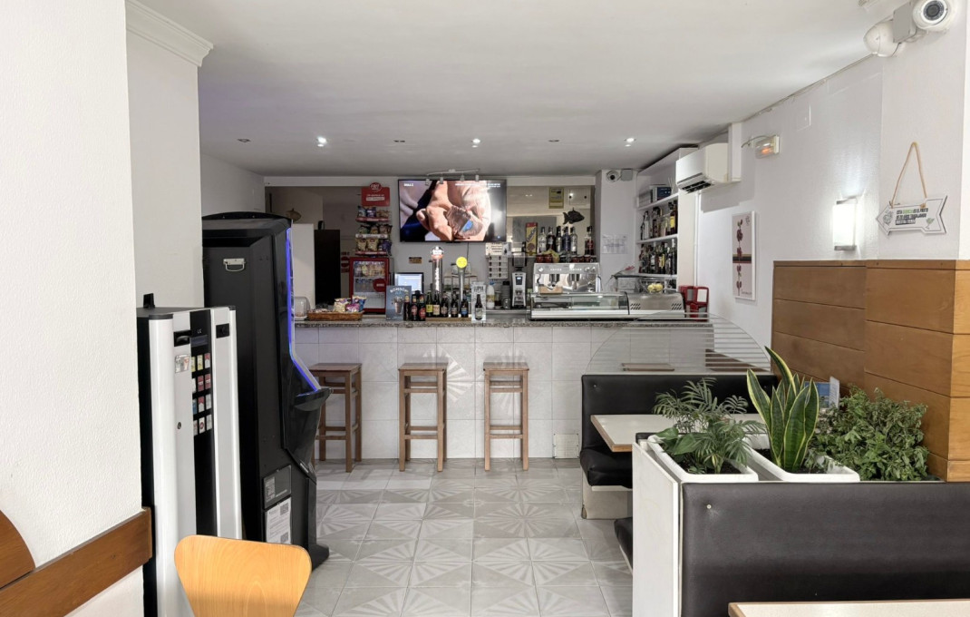 Transfert - Bar-Cafeteria -
Roses