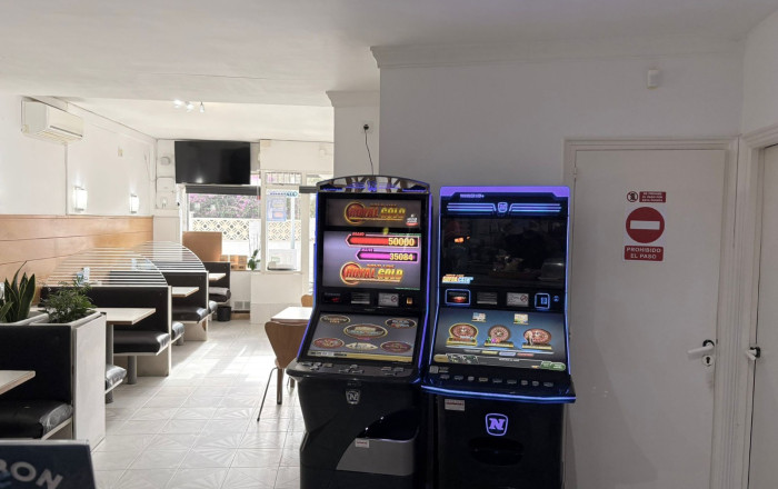 Transfert - Bar-Cafeteria -
Roses