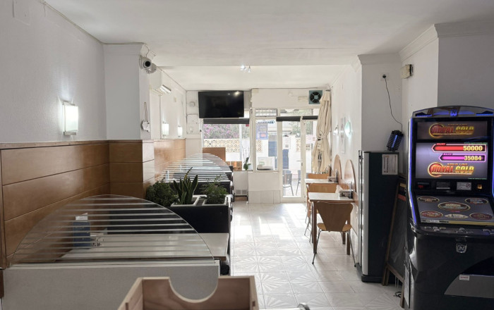 Transfert - Bar-Cafeteria -
Roses