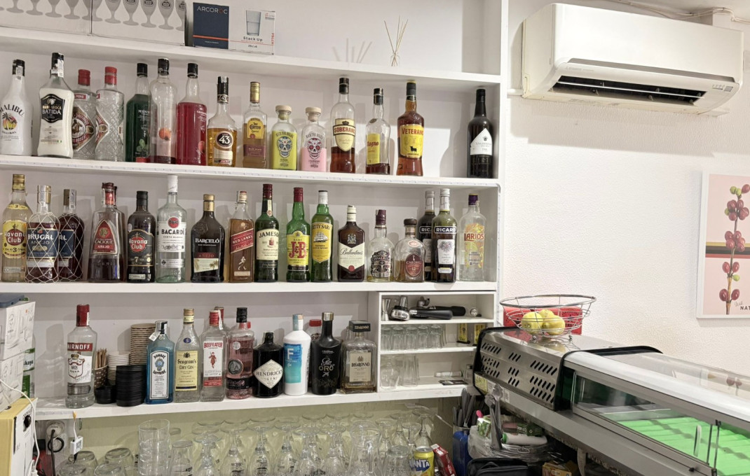 Transfert - Bar-Cafeteria -
Roses