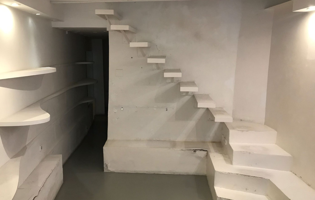 Revente - Local comercial -
Barcelona - Gótico