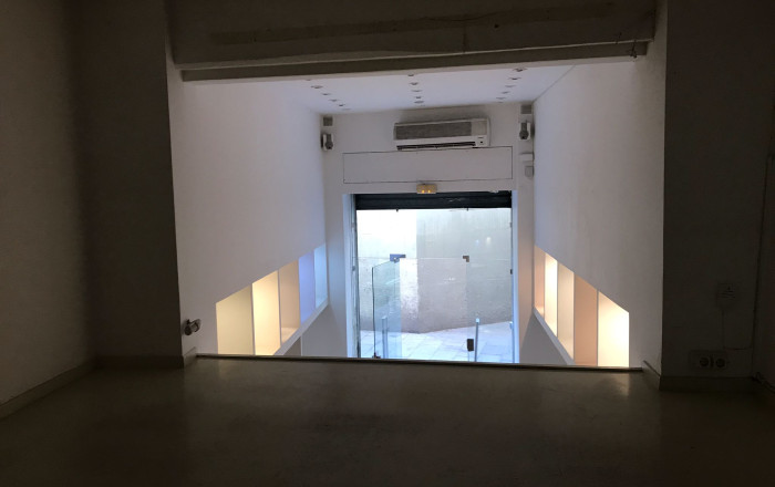 Revente - Local comercial -
Barcelona - Gótico