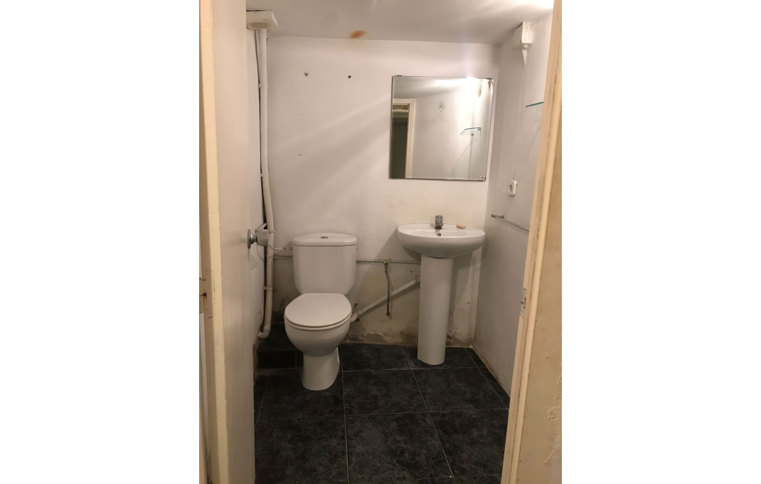 Revente - Local comercial -
Barcelona - Gótico