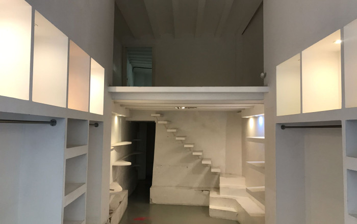 Revente - Local comercial -
Barcelona - Gótico