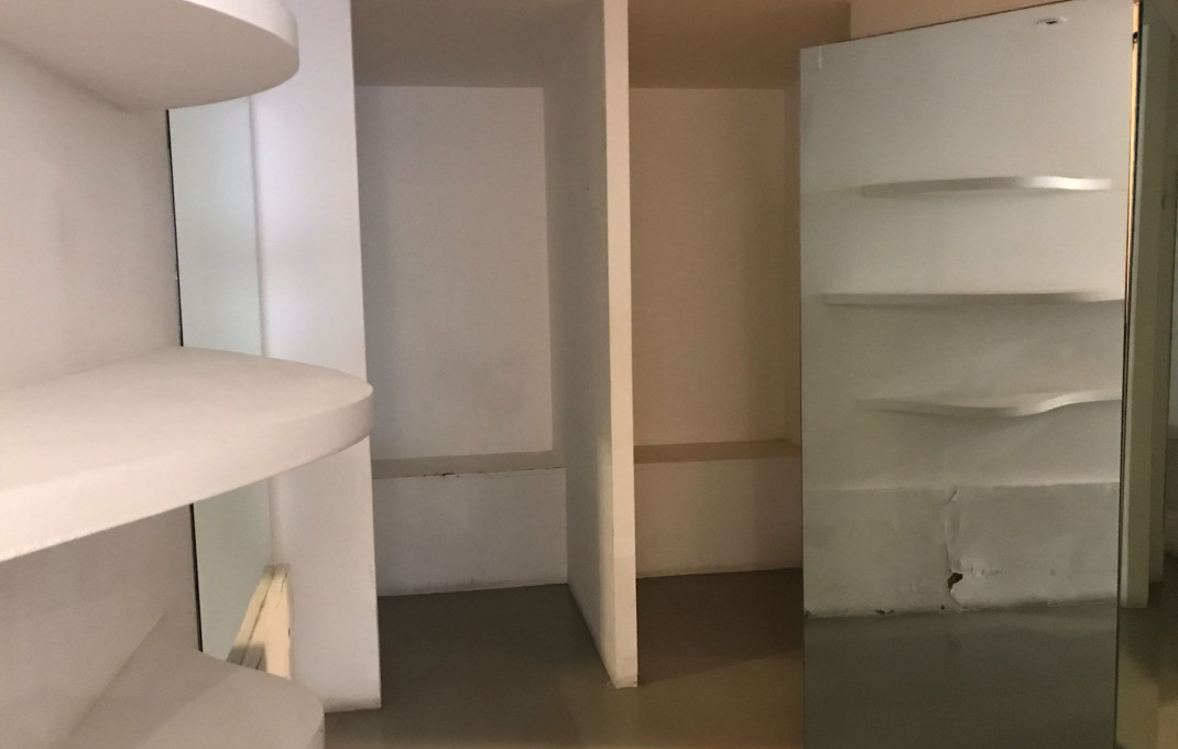 Revente - Local comercial -
Barcelona - Gótico