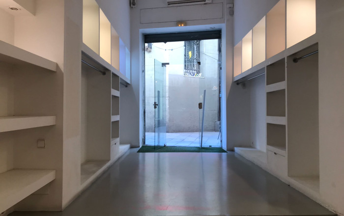 Revente - Local comercial -
Barcelona - Gótico