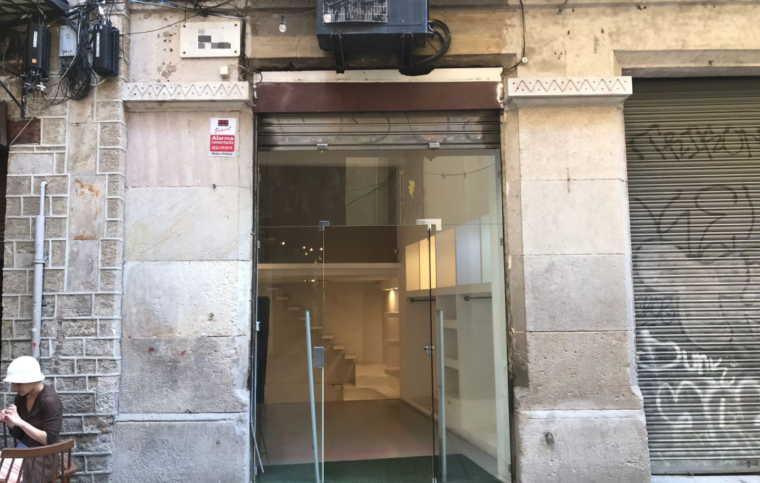 Revente - Local comercial -
Barcelona - Gótico