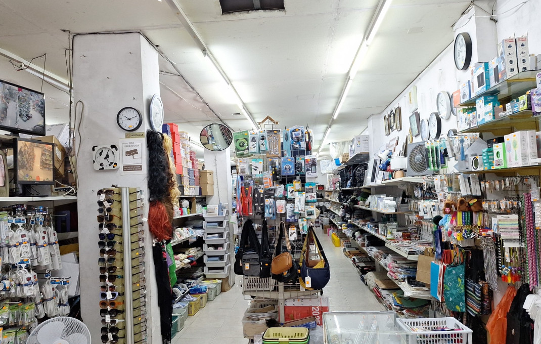 Transfer - Tiendas -
Barcelona - Poble Sec-montjuïc