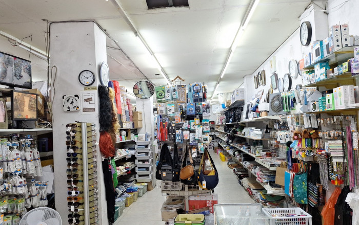 Transfer - Tiendas -
Barcelona - Poble Sec-montjuïc