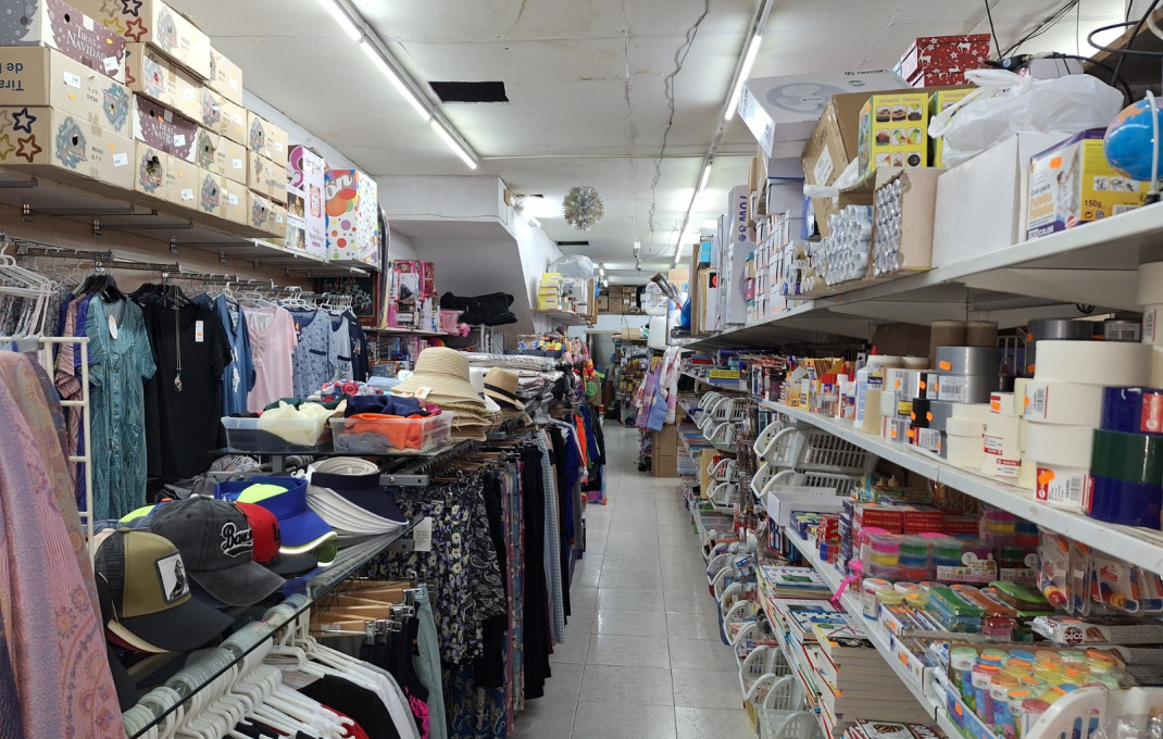 Transfer - Tiendas -
Barcelona - Poble Sec-montjuïc