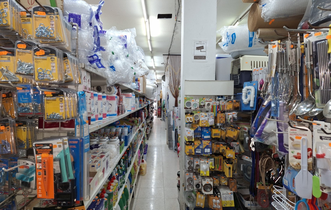 Transfer - Tiendas -
Barcelona - Poble Sec-montjuïc