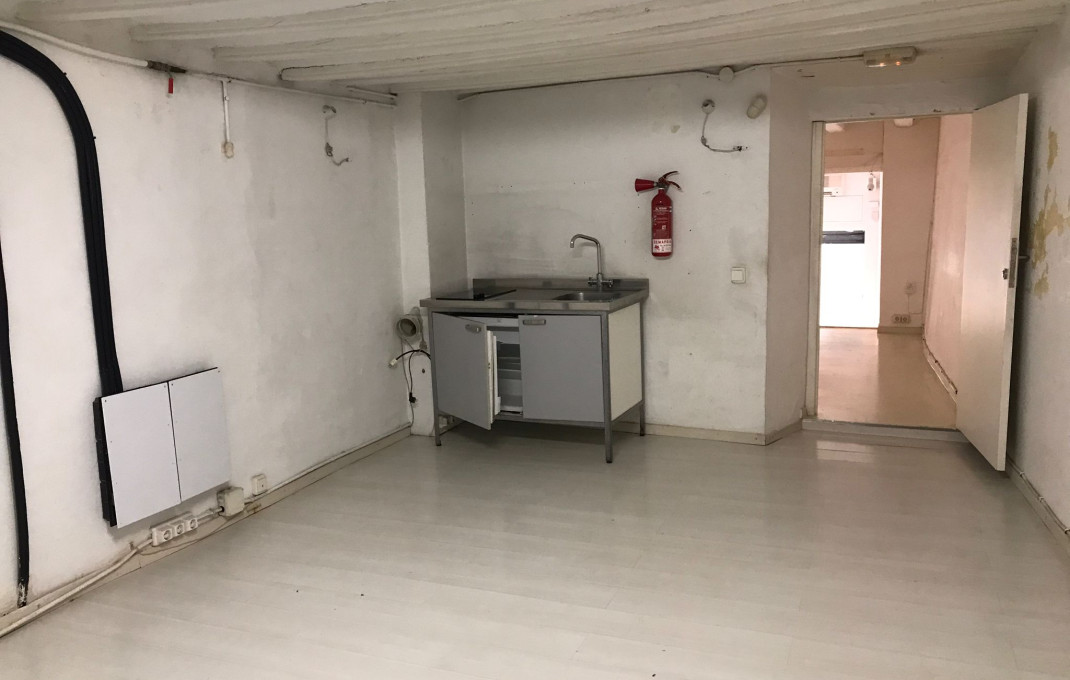 Revente - Local comercial -
Barcelona - Gótico