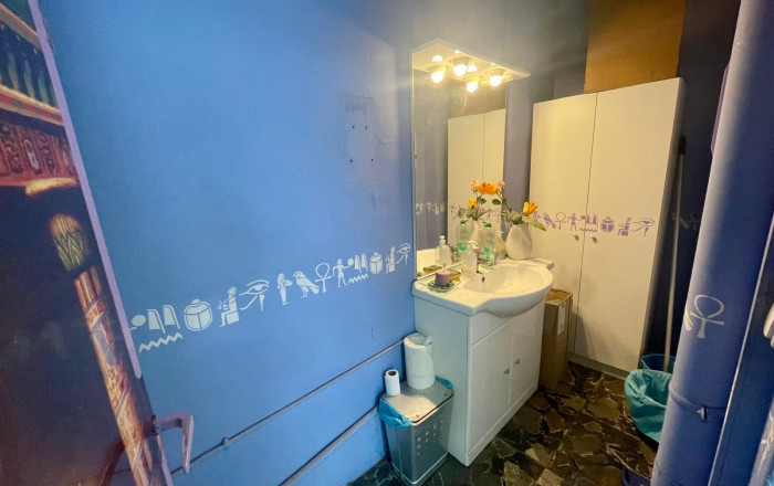 Alquiler - Local comercial -
Barcelona - Les corts