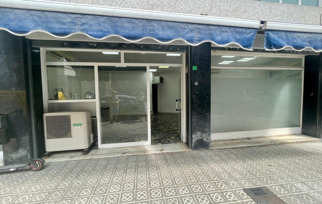 Alquiler - Local comercial -
Barcelona - Les corts