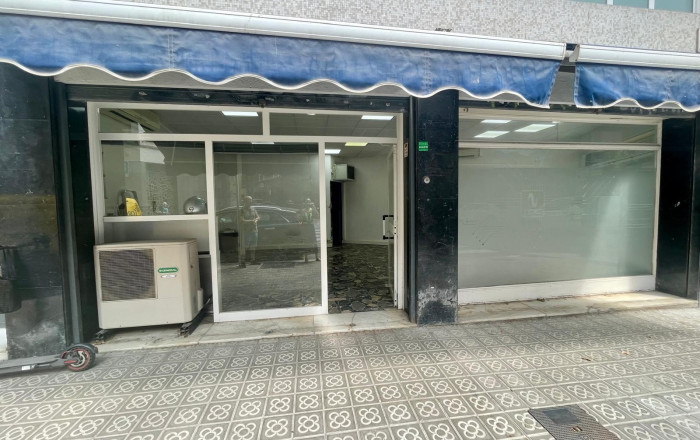 Alquiler - Local comercial -
Barcelona - Les corts