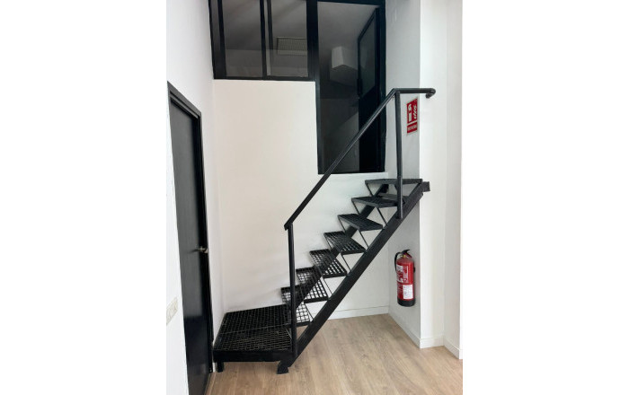 Alquiler - Local comercial -
Cerdanyola