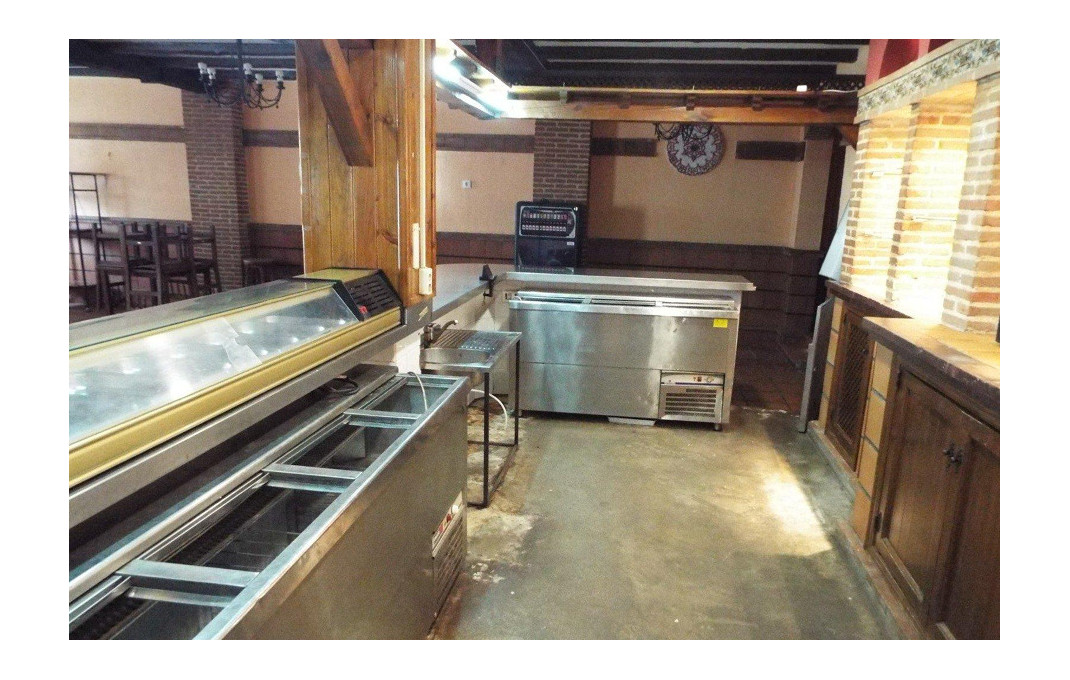 Venta - Edificio -
Toledo - Parrillas