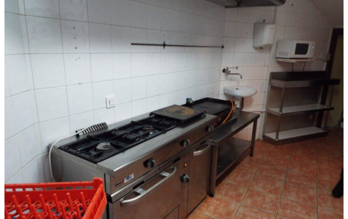 Venta - Edificio -
Toledo - Parrillas