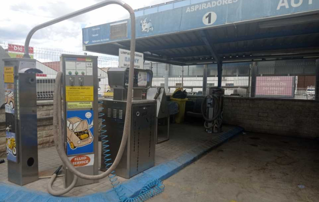 Revente - Naves y solares -
Sabadell