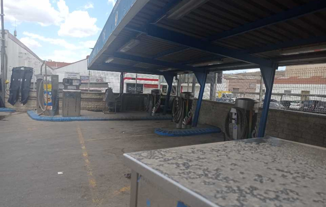 Revente - Naves y solares -
Sabadell