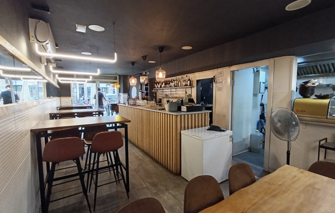 Traspaso - Bar Restaurante -
Barcelona - Sants