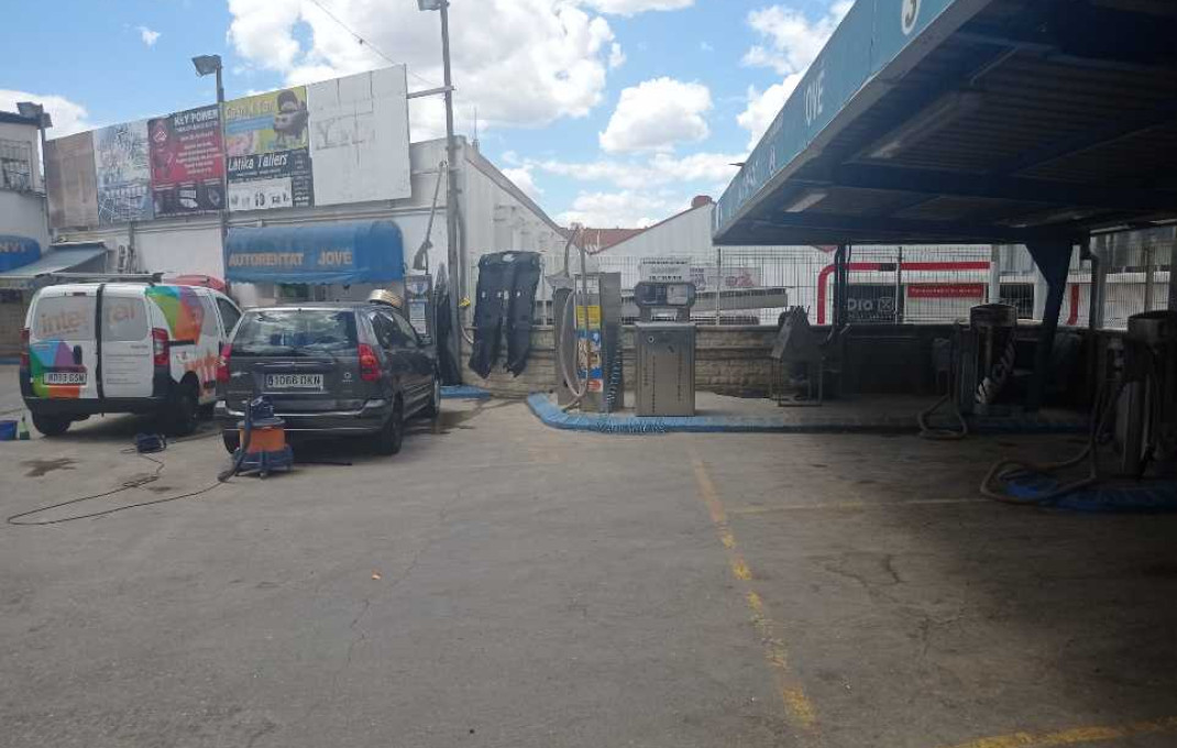 Revente - Naves y solares -
Sabadell