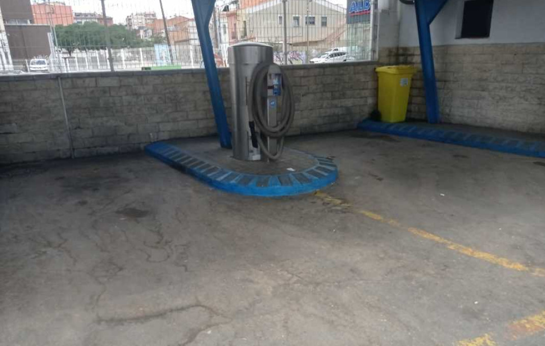 Revente - Naves y solares -
Sabadell