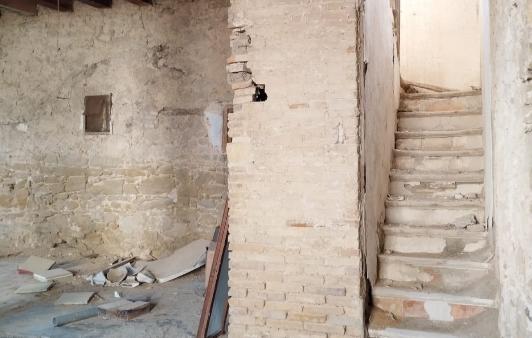 Venta - Masía -
Lleida  - Sucs