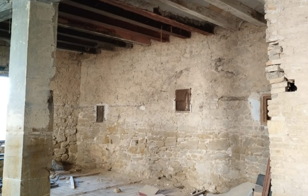 Venta - Masía -
Lleida  - Sucs