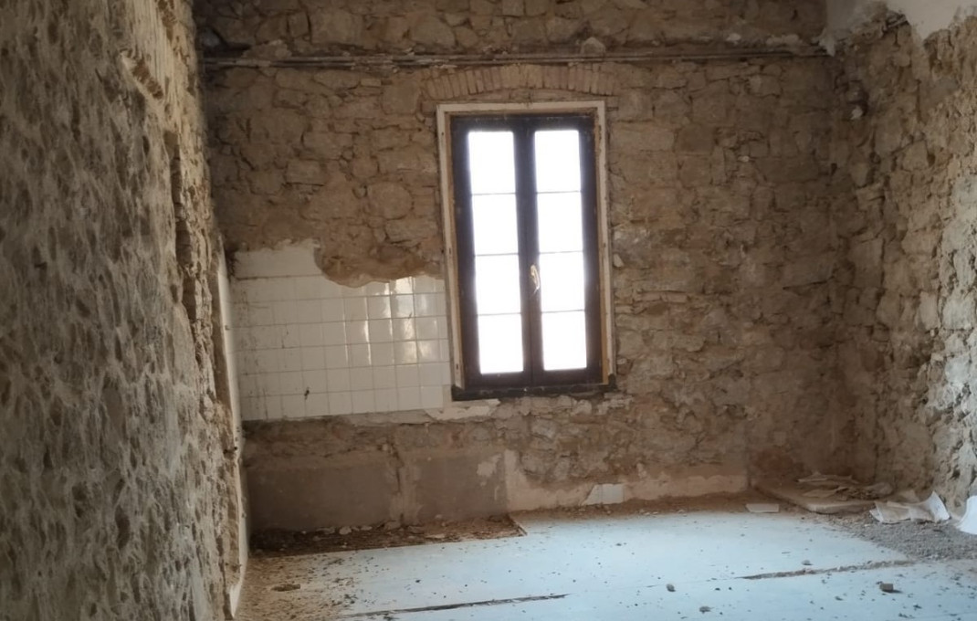 Venta - Masía -
Lleida  - Sucs