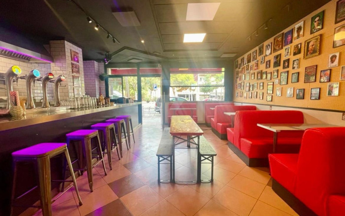 Transfert - Bar Restaurante -
Barcelona - Clot