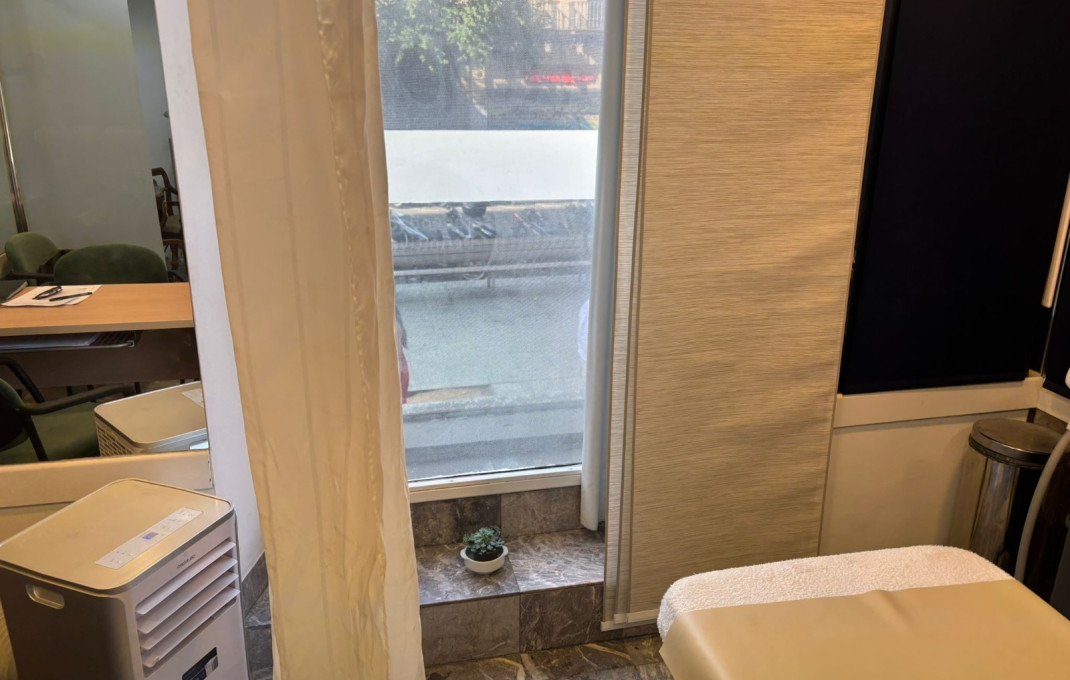 Traspaso - Peluquerias y Estetica -
Barcelona - Eixample