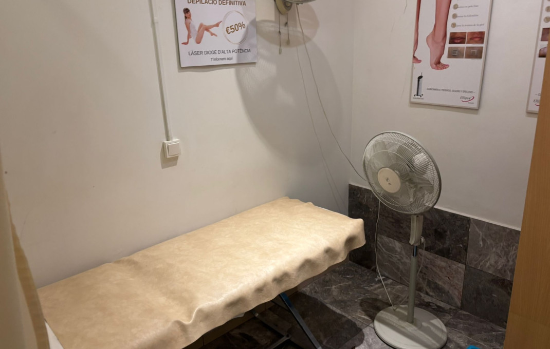 Traspaso - Peluquerias y Estetica -
Barcelona - Eixample