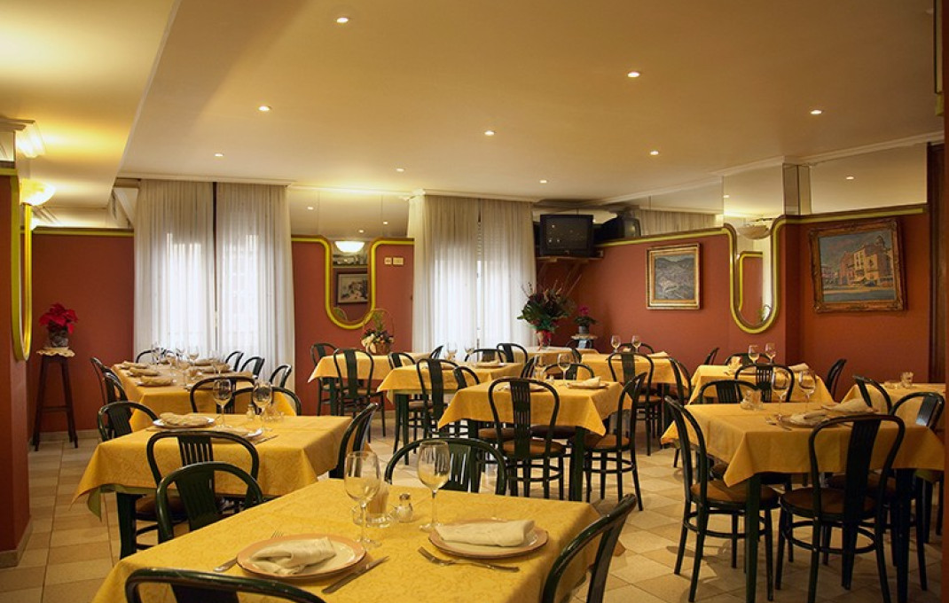 Sale - Hostal -
Burgos - Pradoluengo