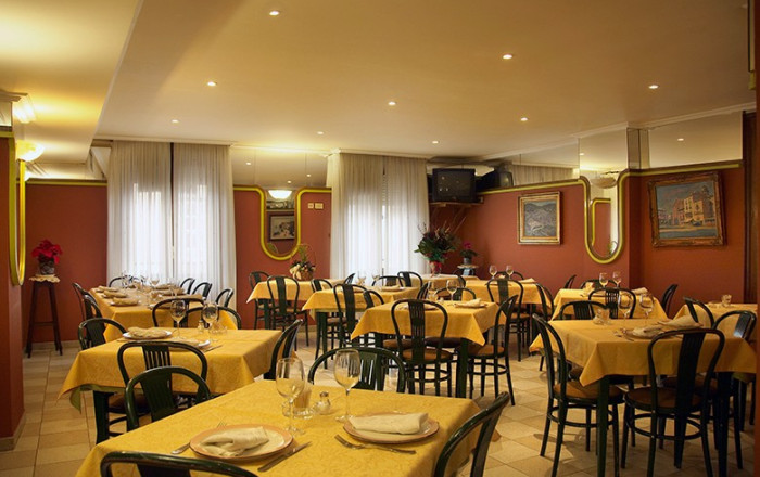 Sale - Hostal -
Burgos - Pradoluengo