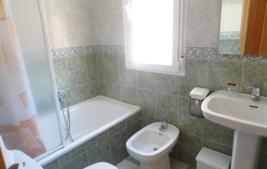 Sale - Hostal -
Burgos - Pradoluengo