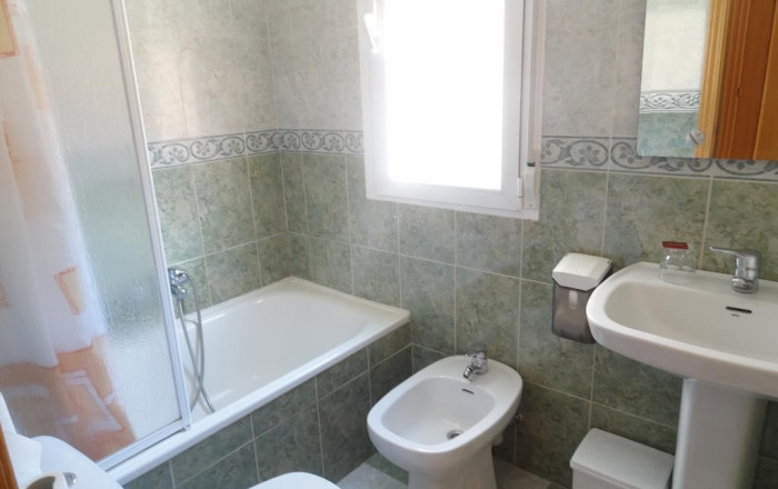 Sale - Hostal -
Burgos - Pradoluengo