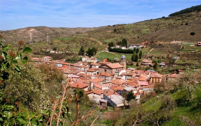 Sale - Hostal -
Burgos - Pradoluengo