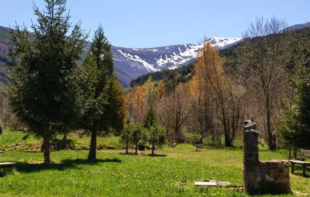 Sale - Hostal -
Burgos - Pradoluengo