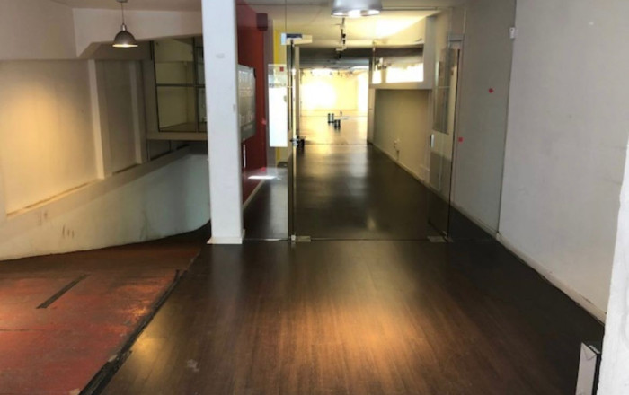 Alquiler - Local comercial -
Barcelona - Gràcia Nova